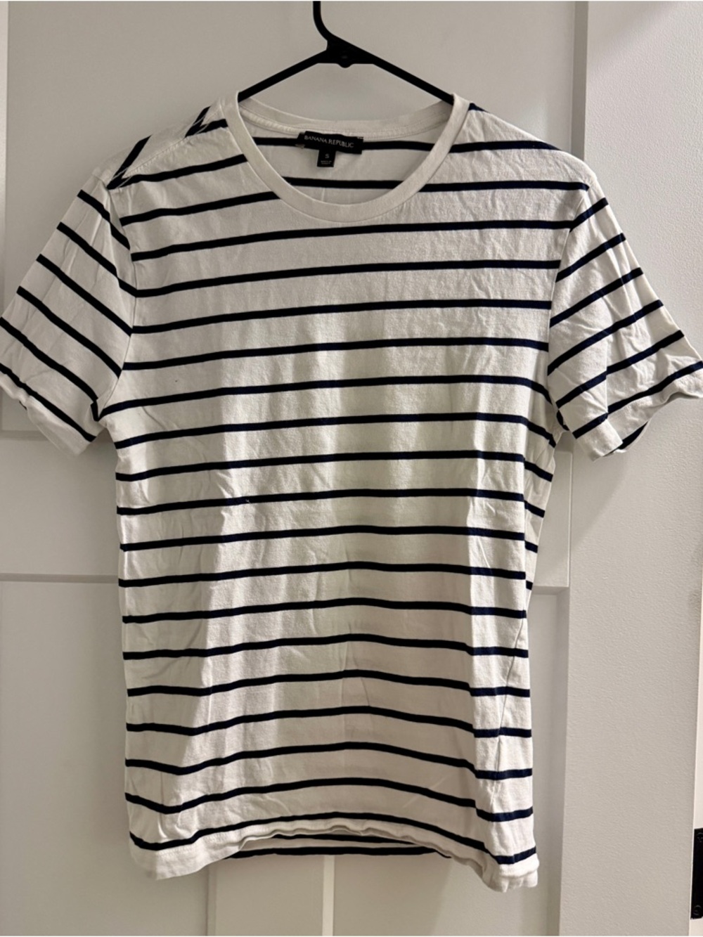 Banana Republic White and Navy Striped Crew Tee